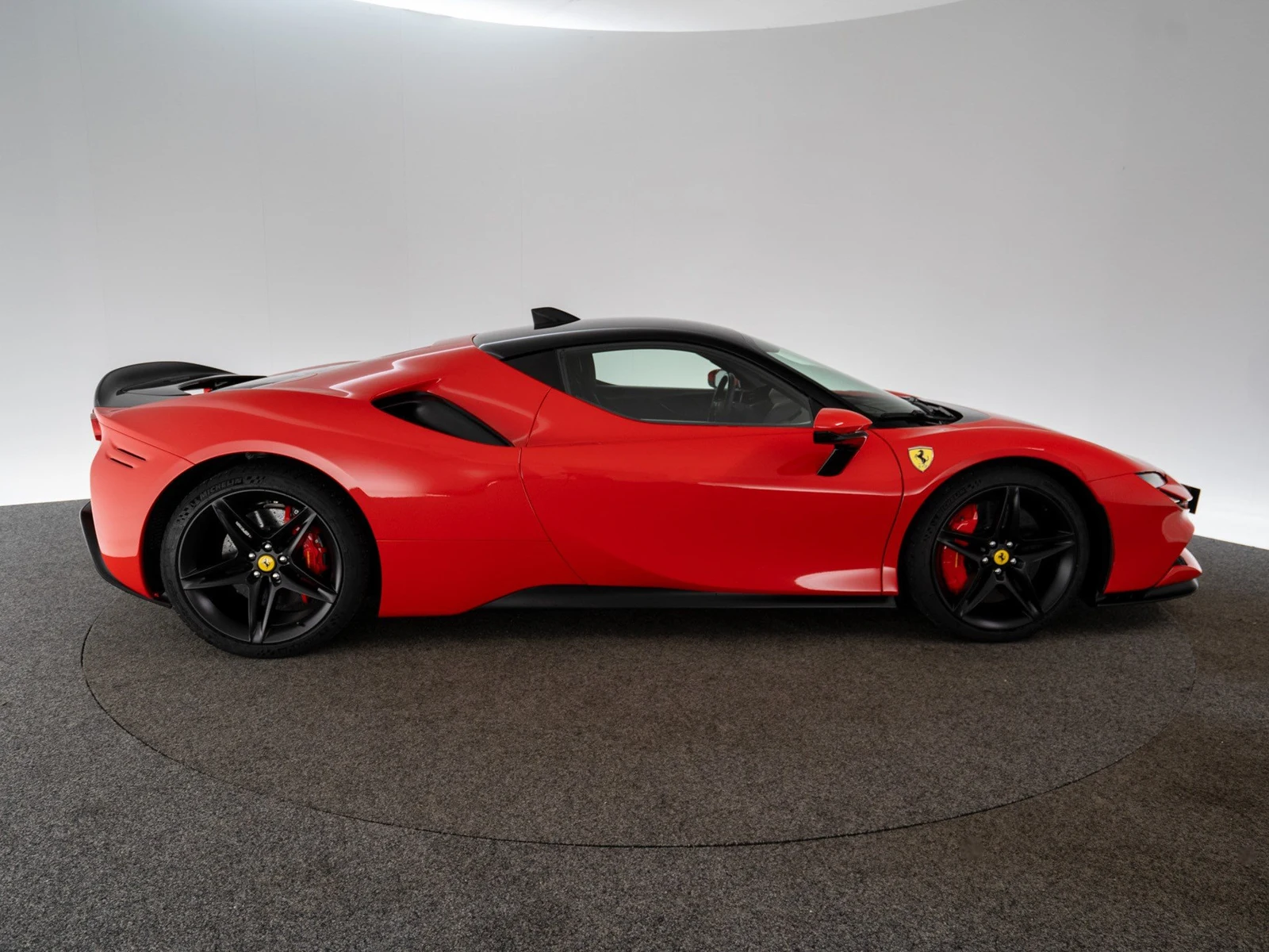 Ferrari SF90 Stradale Assetto Fiorano, 7/10
