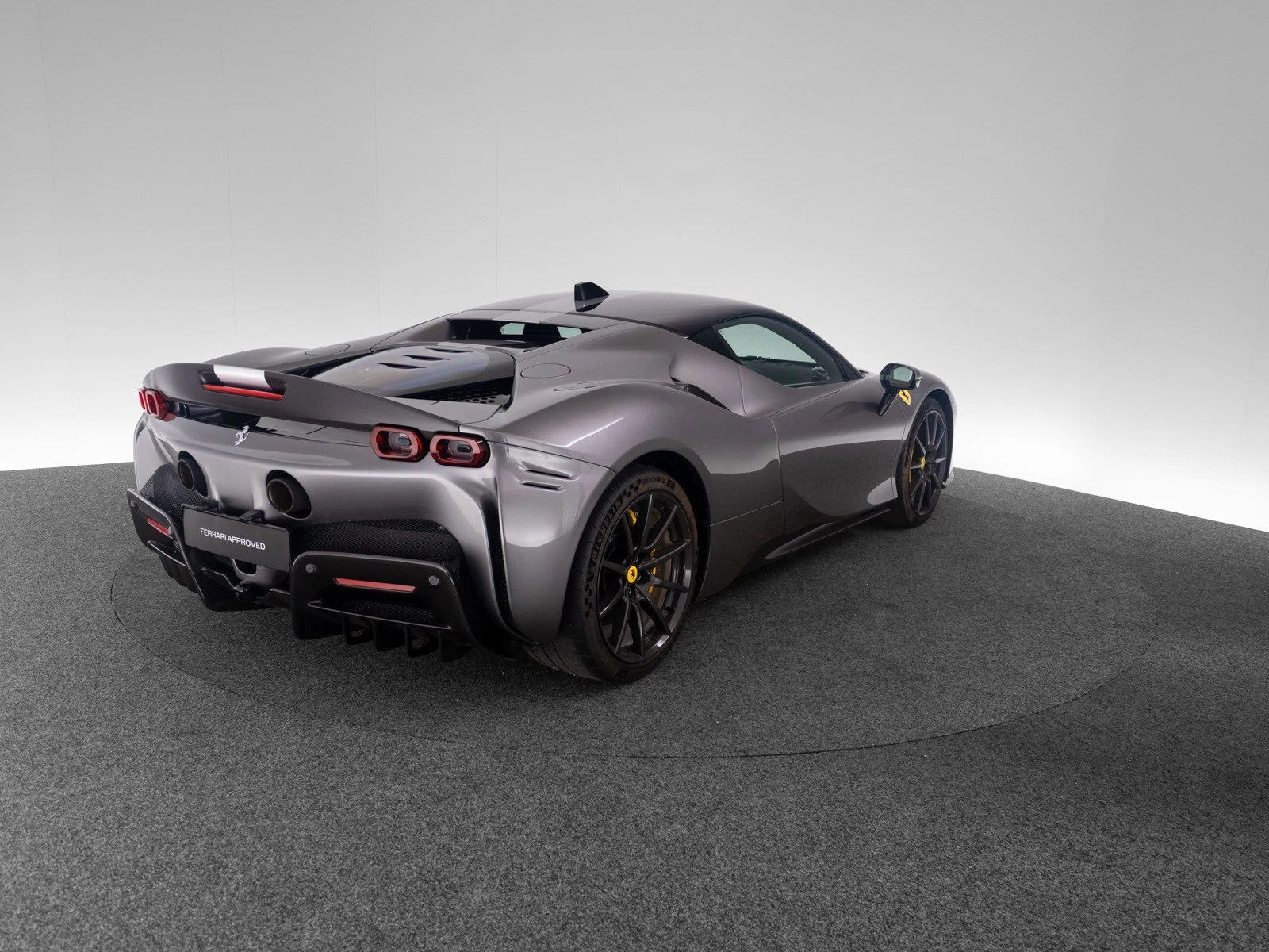 Ferrari SF90 Stradale Assetto Fiorano, 5/10