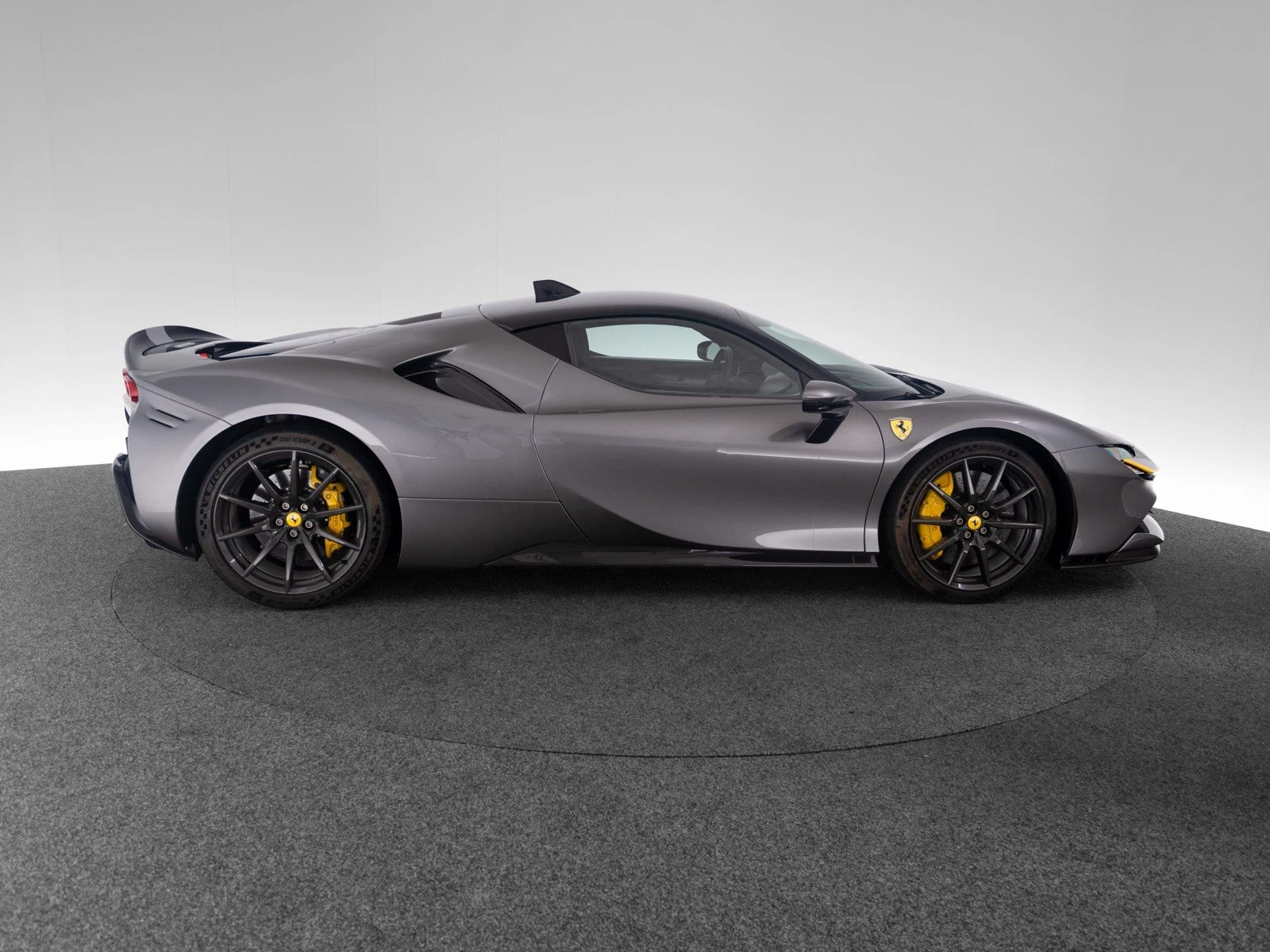 Ferrari SF90 Stradale Assetto Fiorano, 6/10