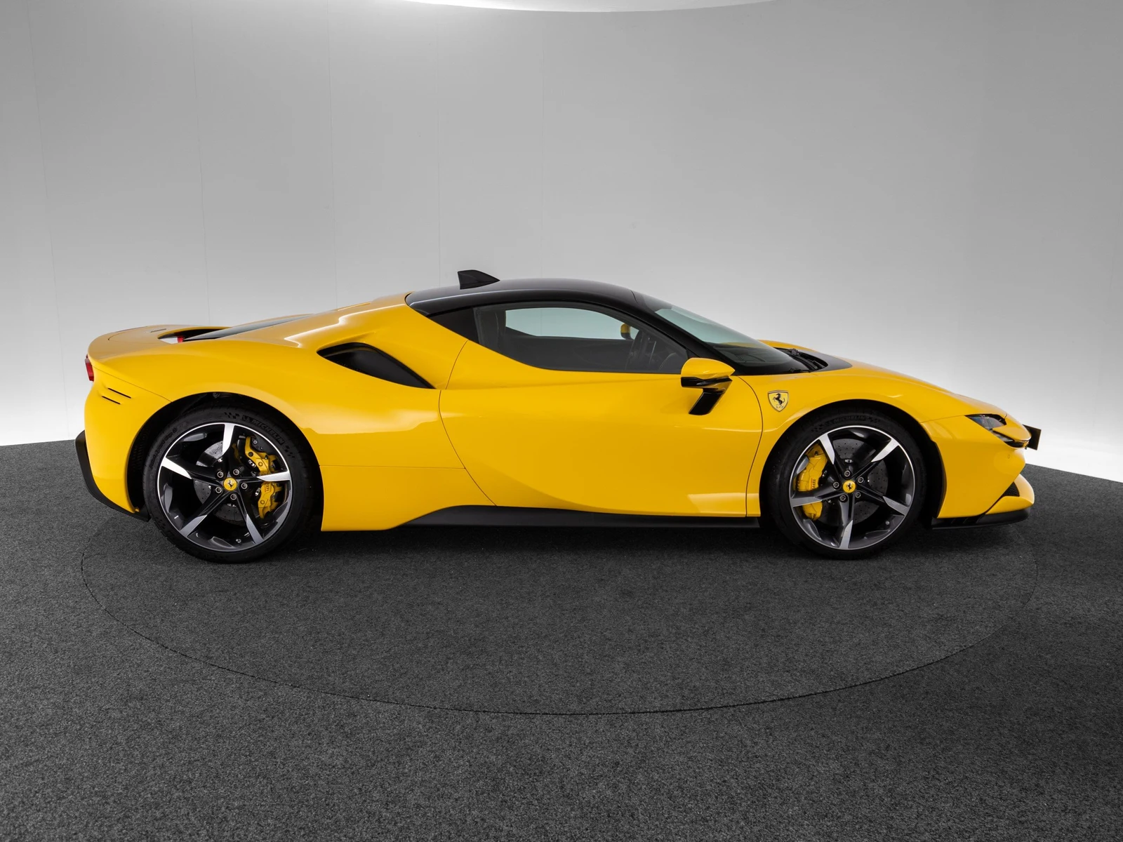 Ferrari SF90 Stradale, 5/10