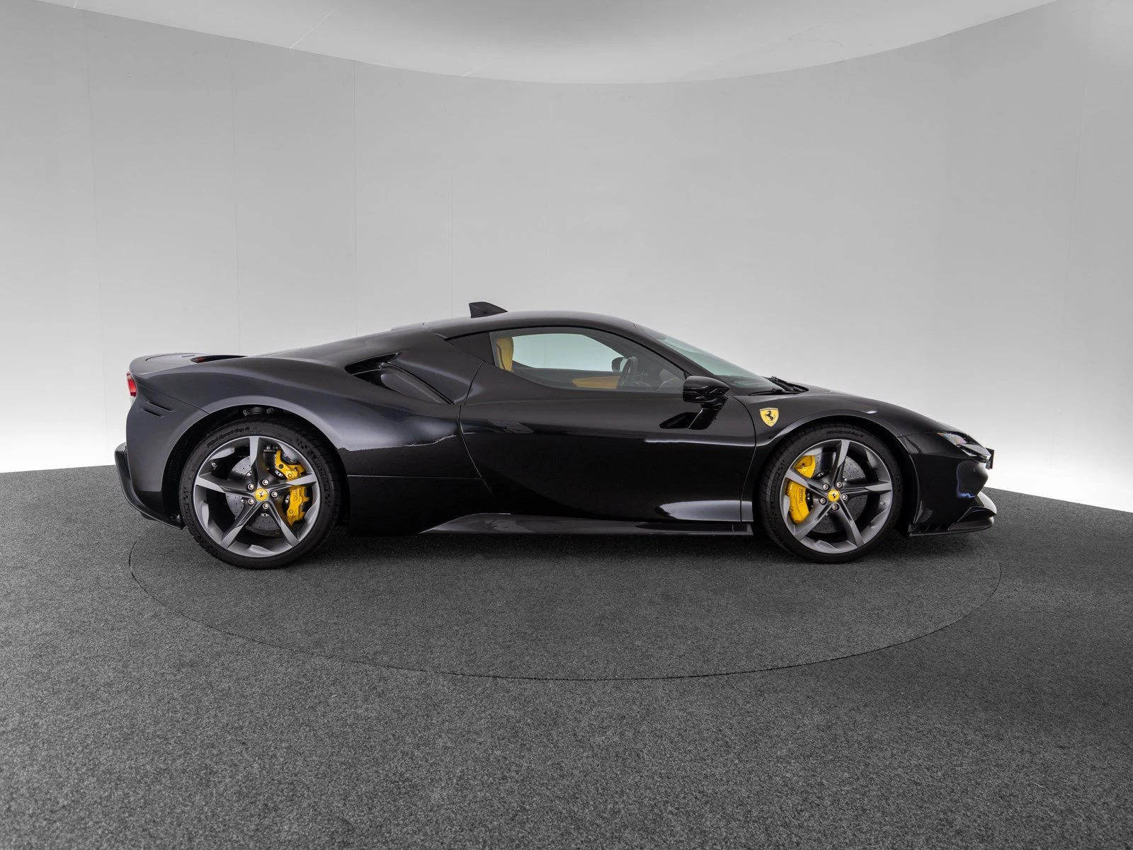 Ferrari SF90 Stradale, 4/10