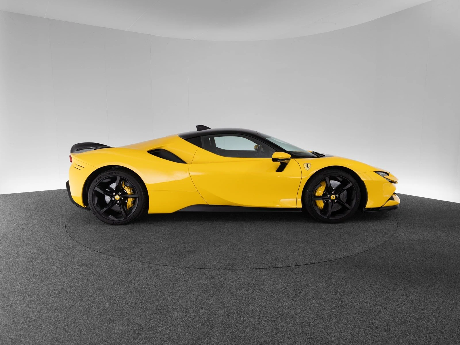 Ferrari SF90 Stradale, 4/10