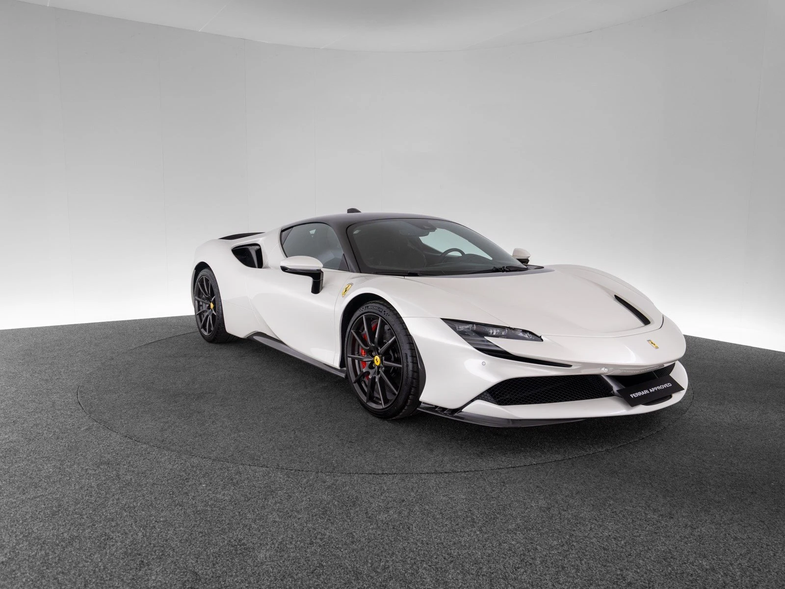 Ferrari SF90 Stradale Assetto Fiorano, 3/10