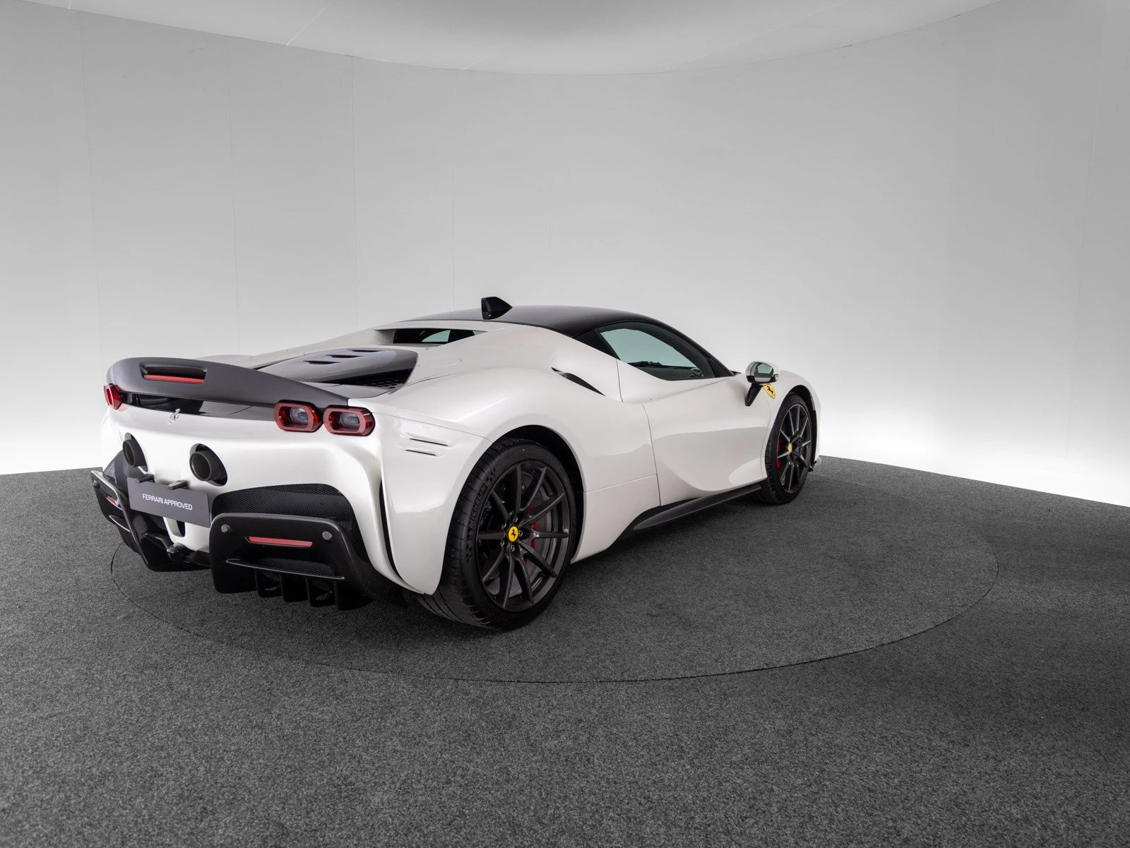 Ferrari SF90 Stradale Assetto Fiorano, 5/10