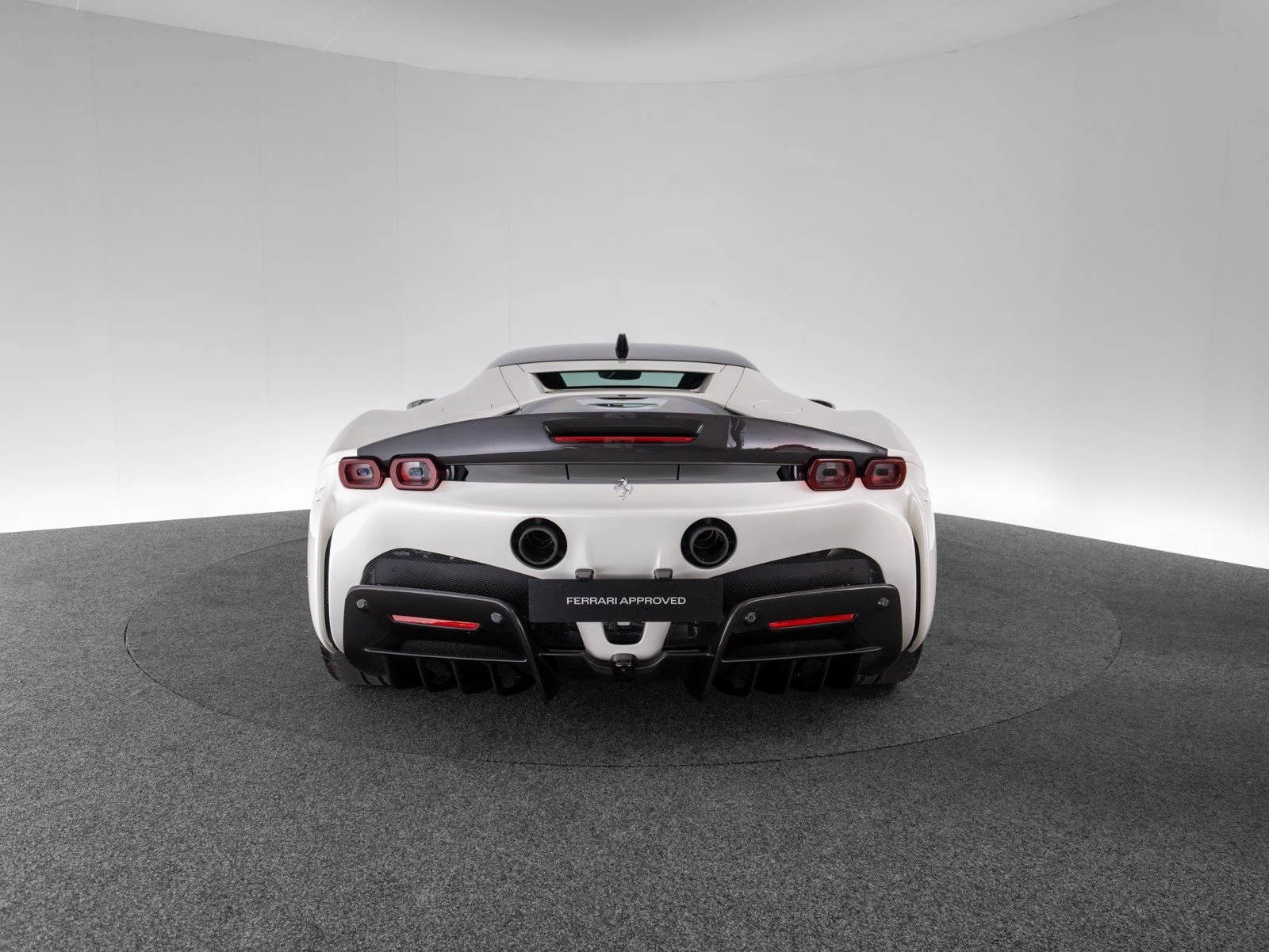 Ferrari SF90 Stradale Assetto Fiorano, 6/10