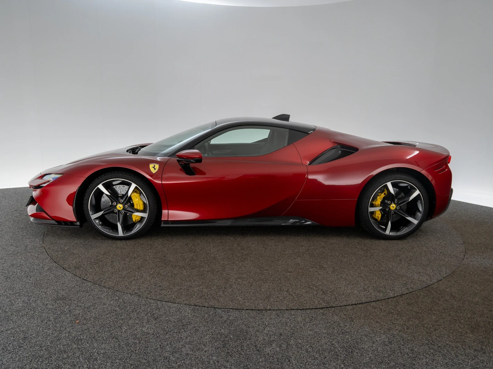 Ferrari SF90 Stradale, 3/10