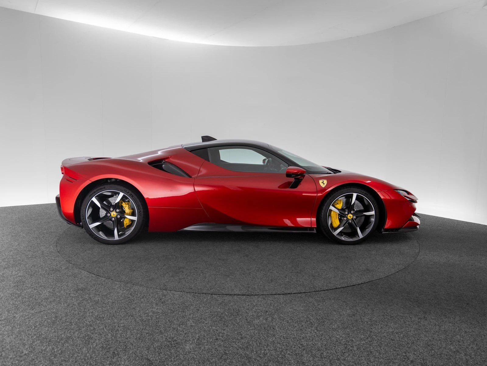 Ferrari SF90 Stradale, 4/10