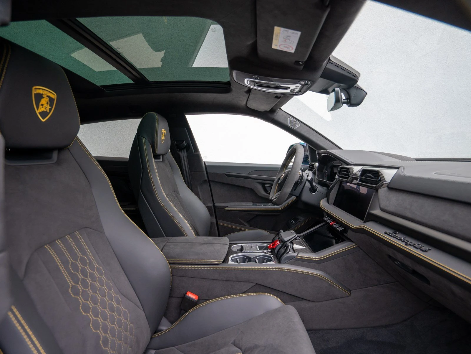 Lamborghini Urus SE, 9/10