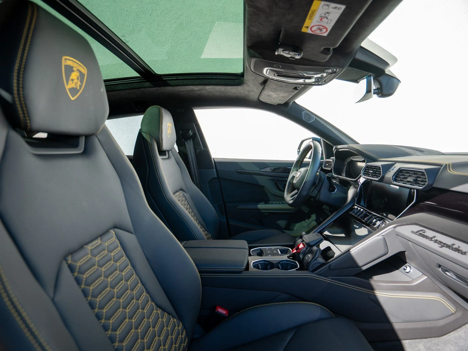 Lamborghini Urus S, 9/10