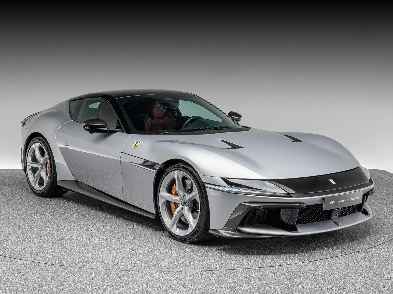Ferrari 12Cilindri, 8/10