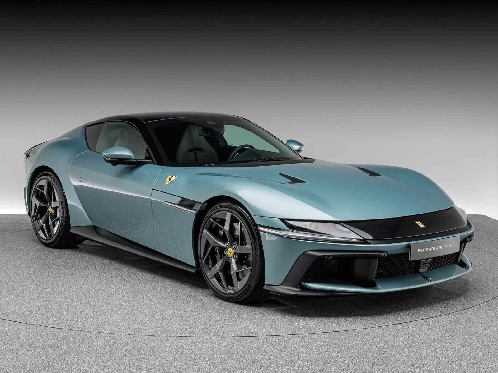 Ferrari 12Cilindri, 8/10