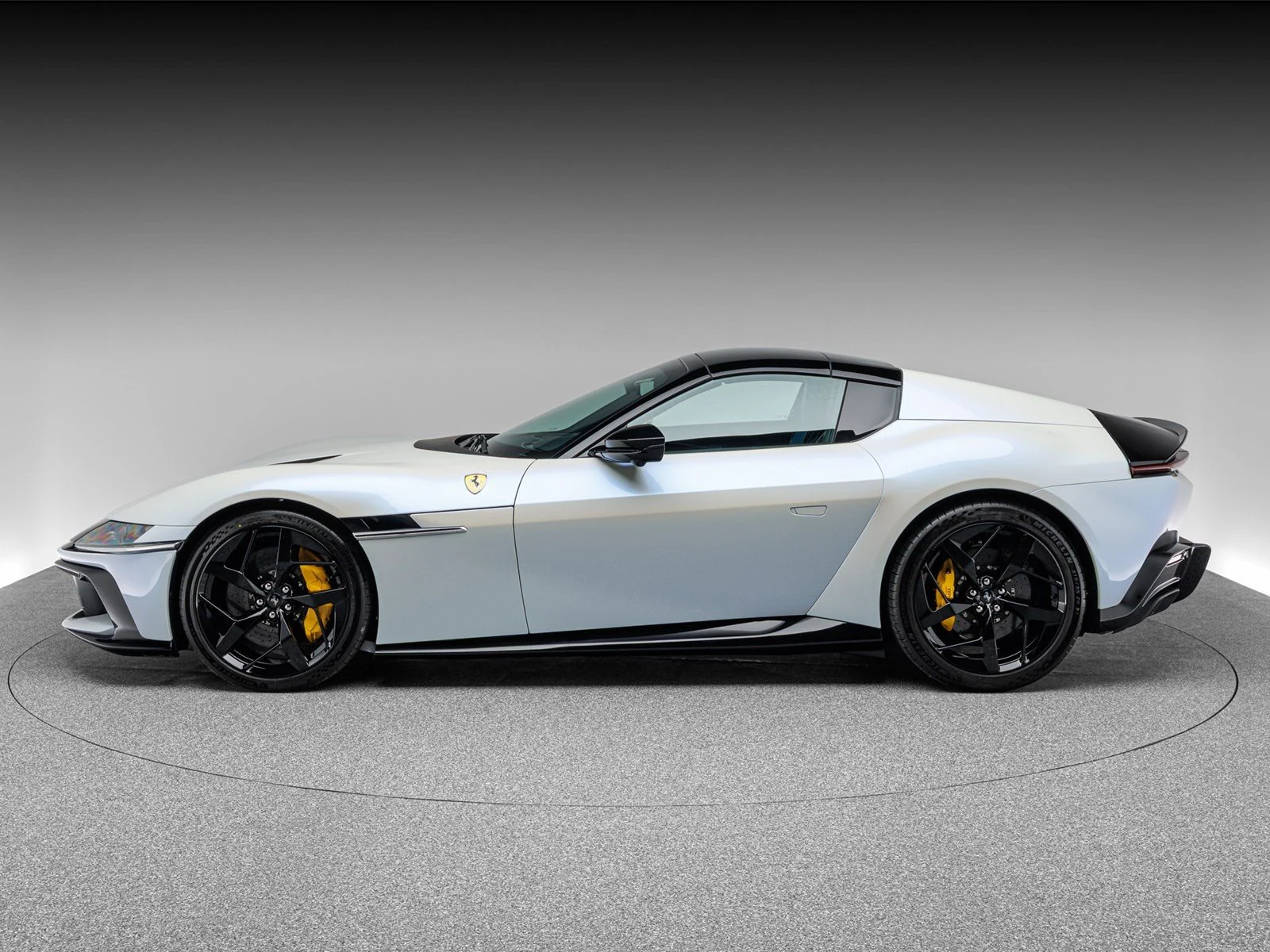 Ferrari 12Cilindri Spider, 5/10