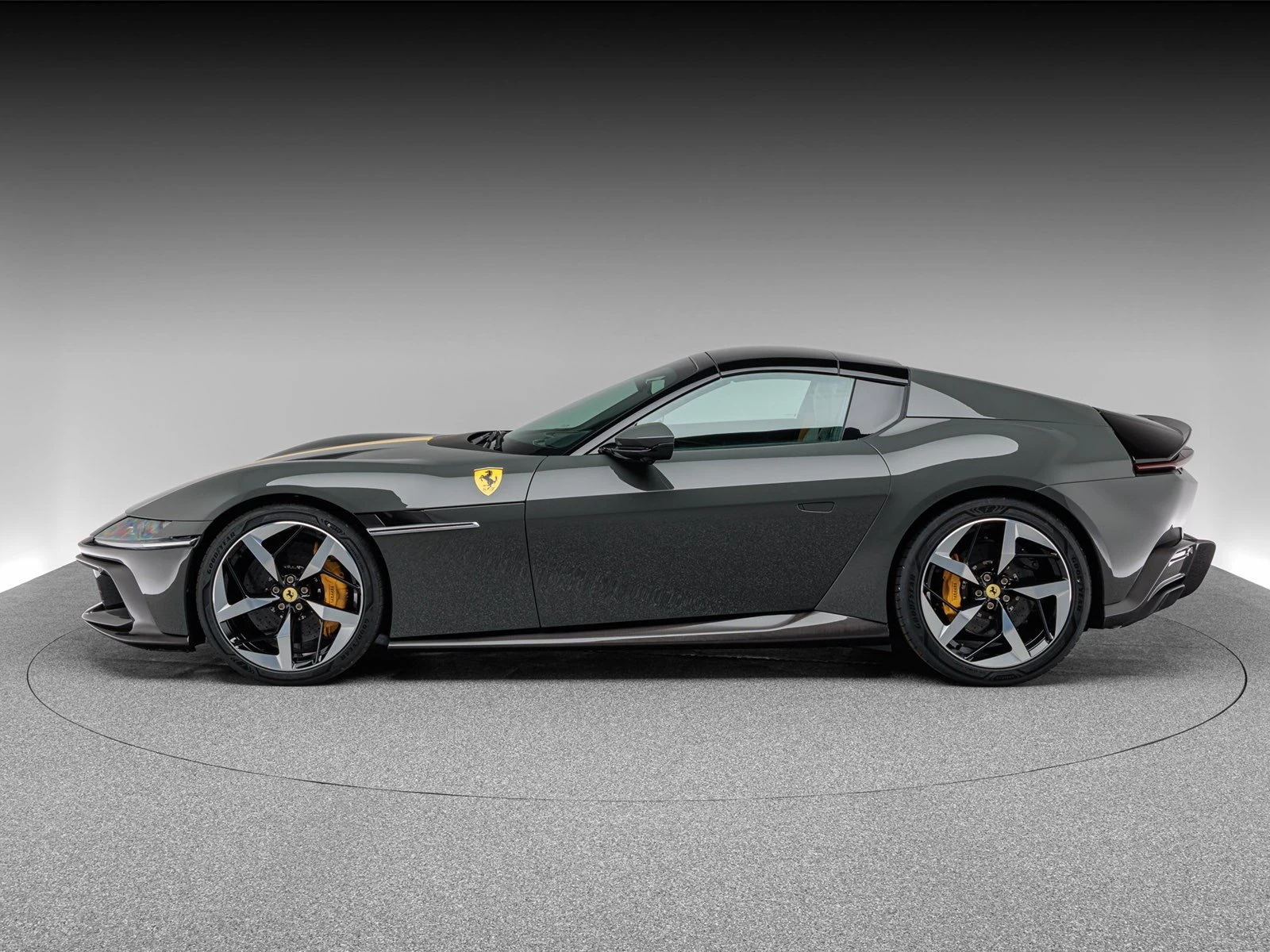 Ferrari 12Cilindri Spider, 5/10