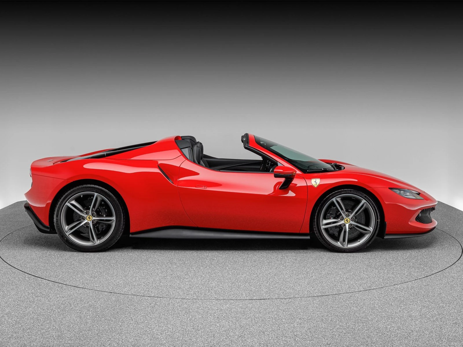 Ferrari 296 GTS, 7/10