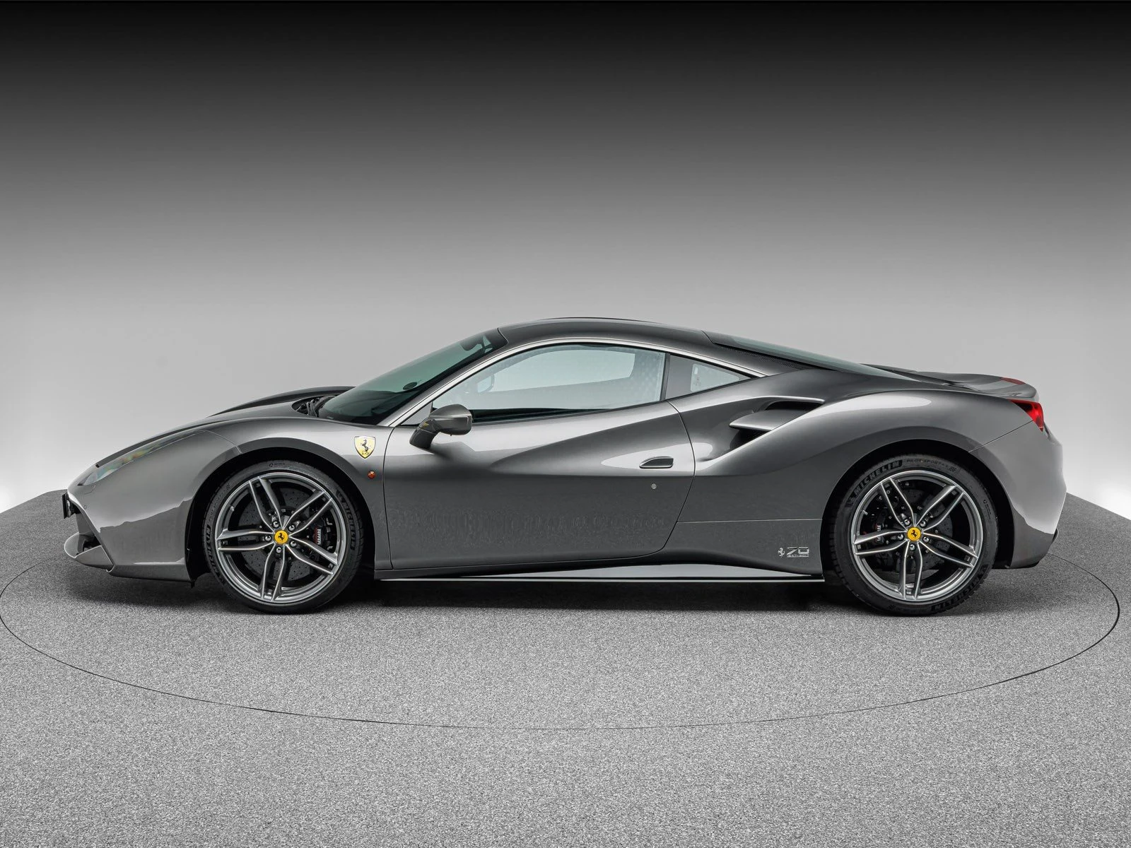 Ferrari 488 GTB, 2/10