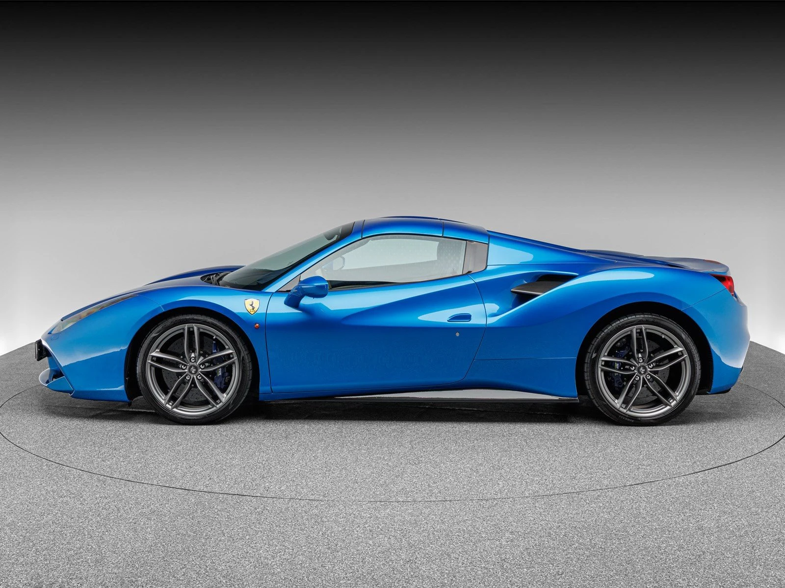 Ferrari 488 Spider, 5/10