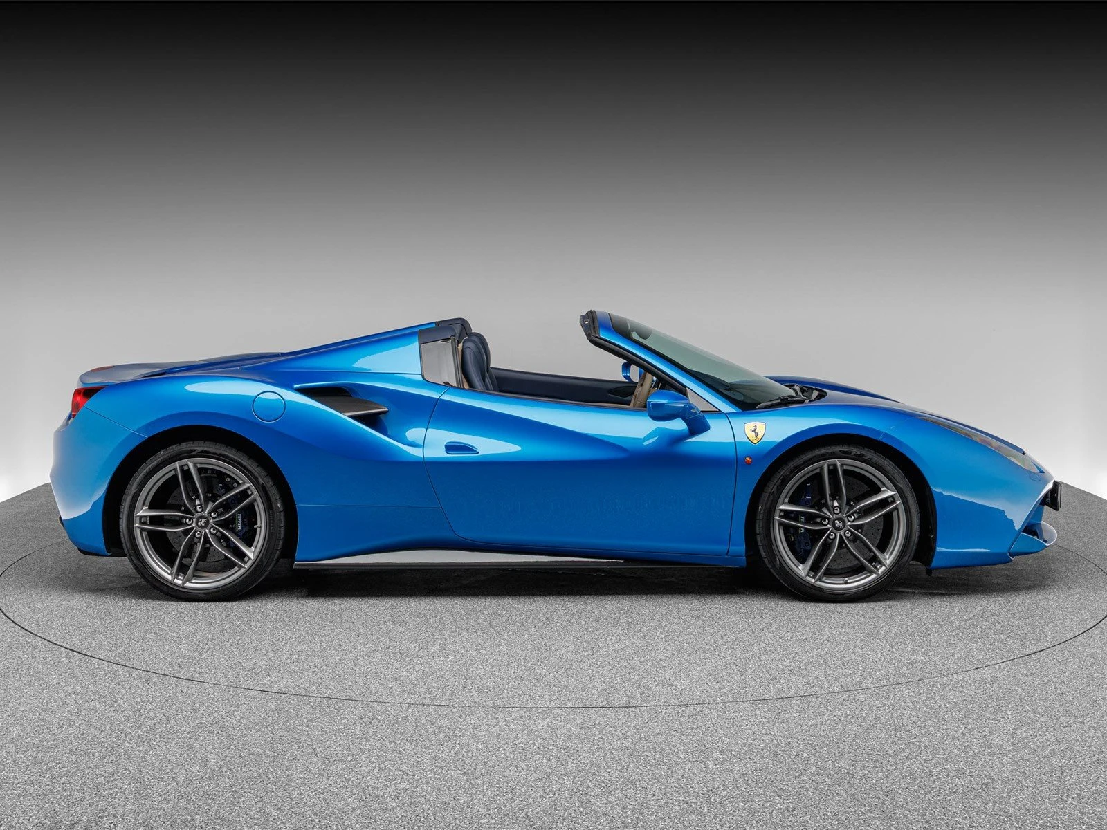 Ferrari 488 Spider, 8/10