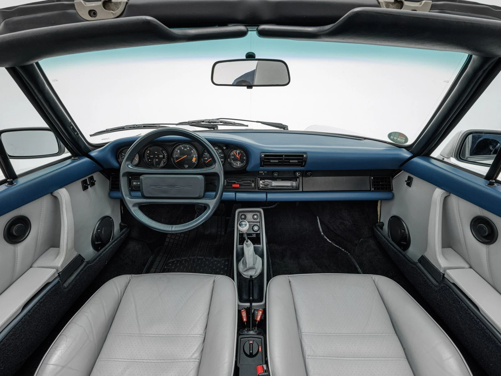 Porsche 911 Carrera Cabriolet, 4/10