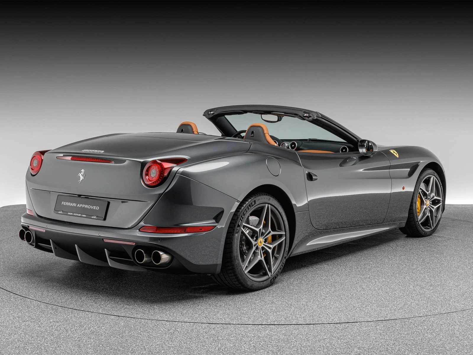 Ferrari California T, 7/10