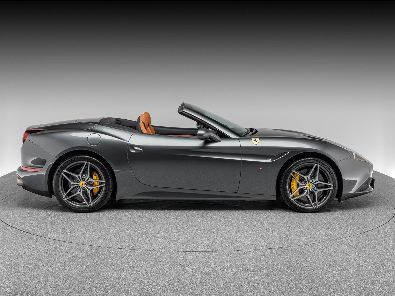 Ferrari California T, 8/10