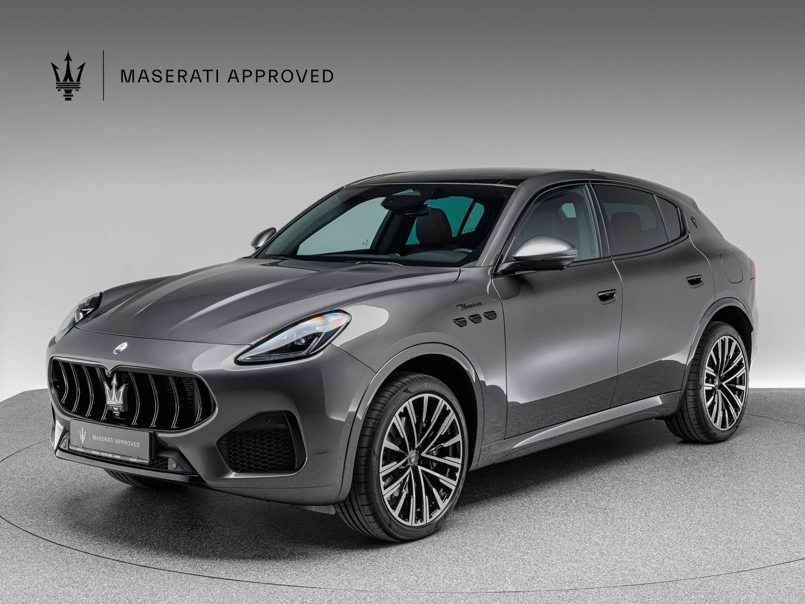 Maserati Grecale Modena, full-car front three-quarter view.