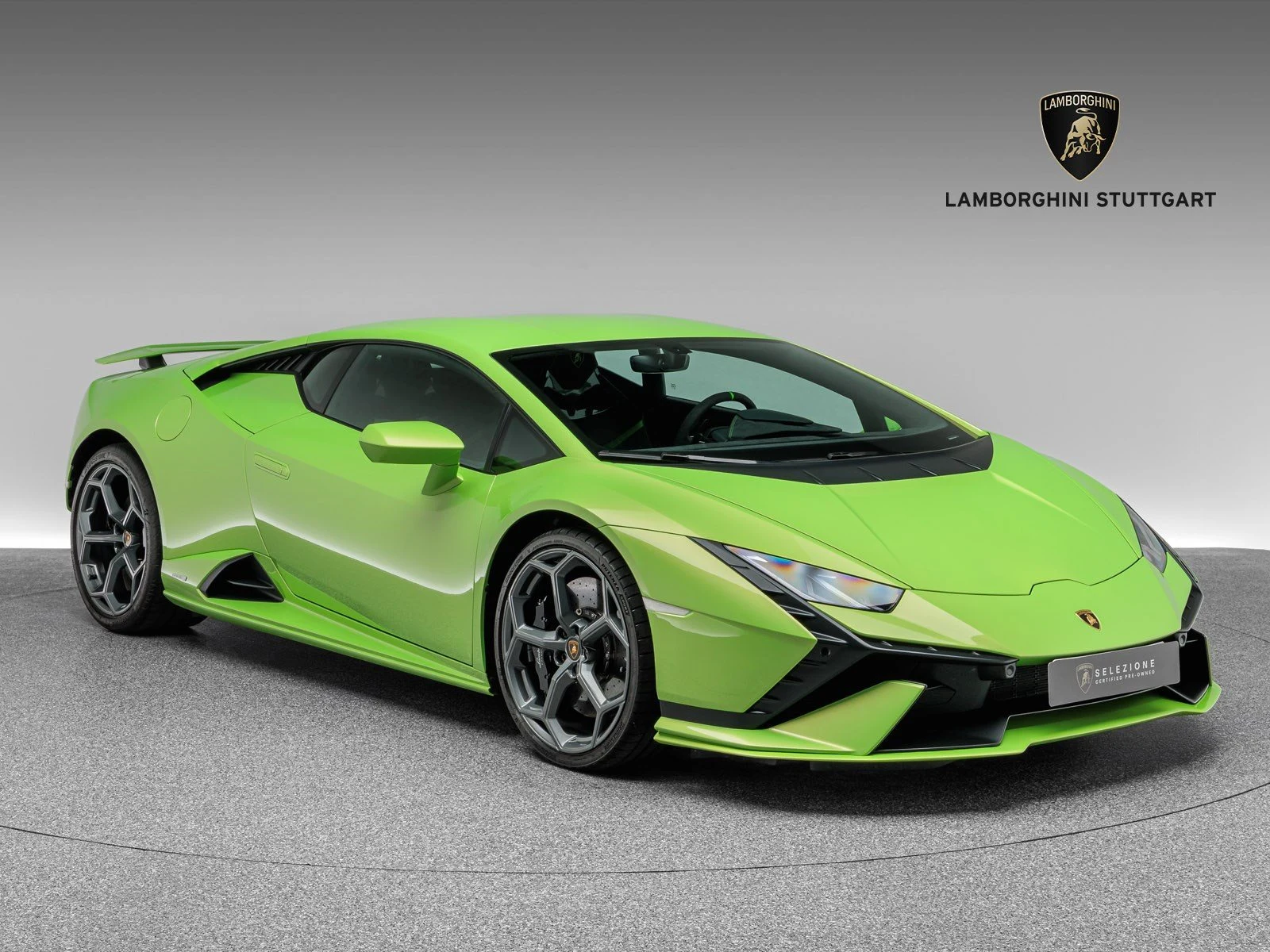 Lamborghini Huracán Tecnica, full-car front three-quarter view.