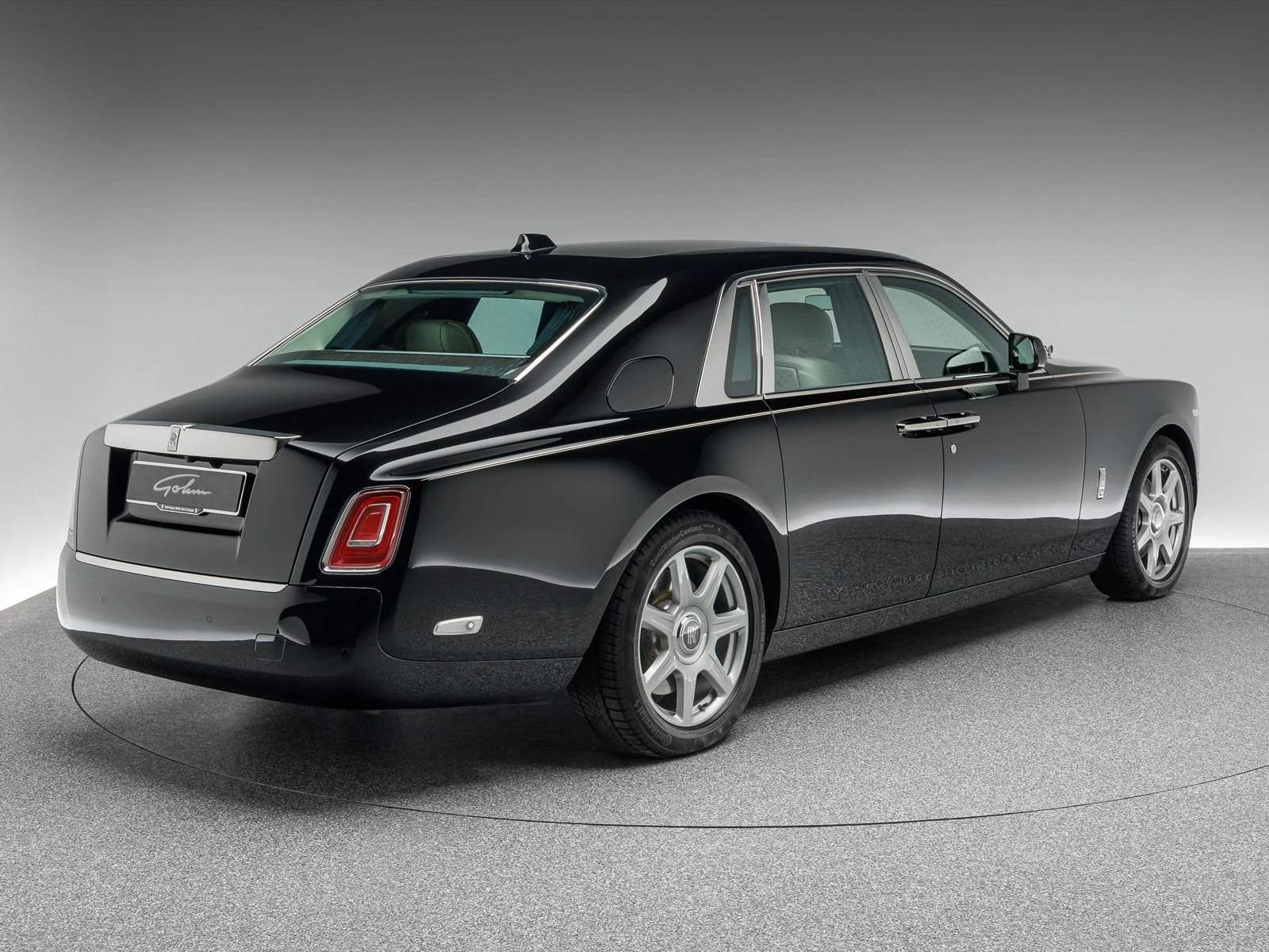 Rolls-Royce Phantom, 3/10