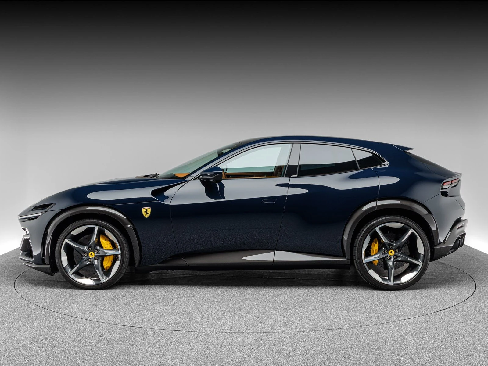 Ferrari Purosangue, 2/10