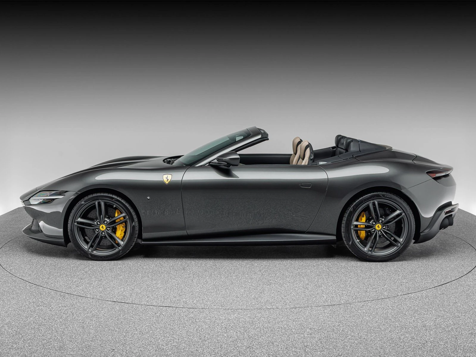 Ferrari Roma Spider, 2/10