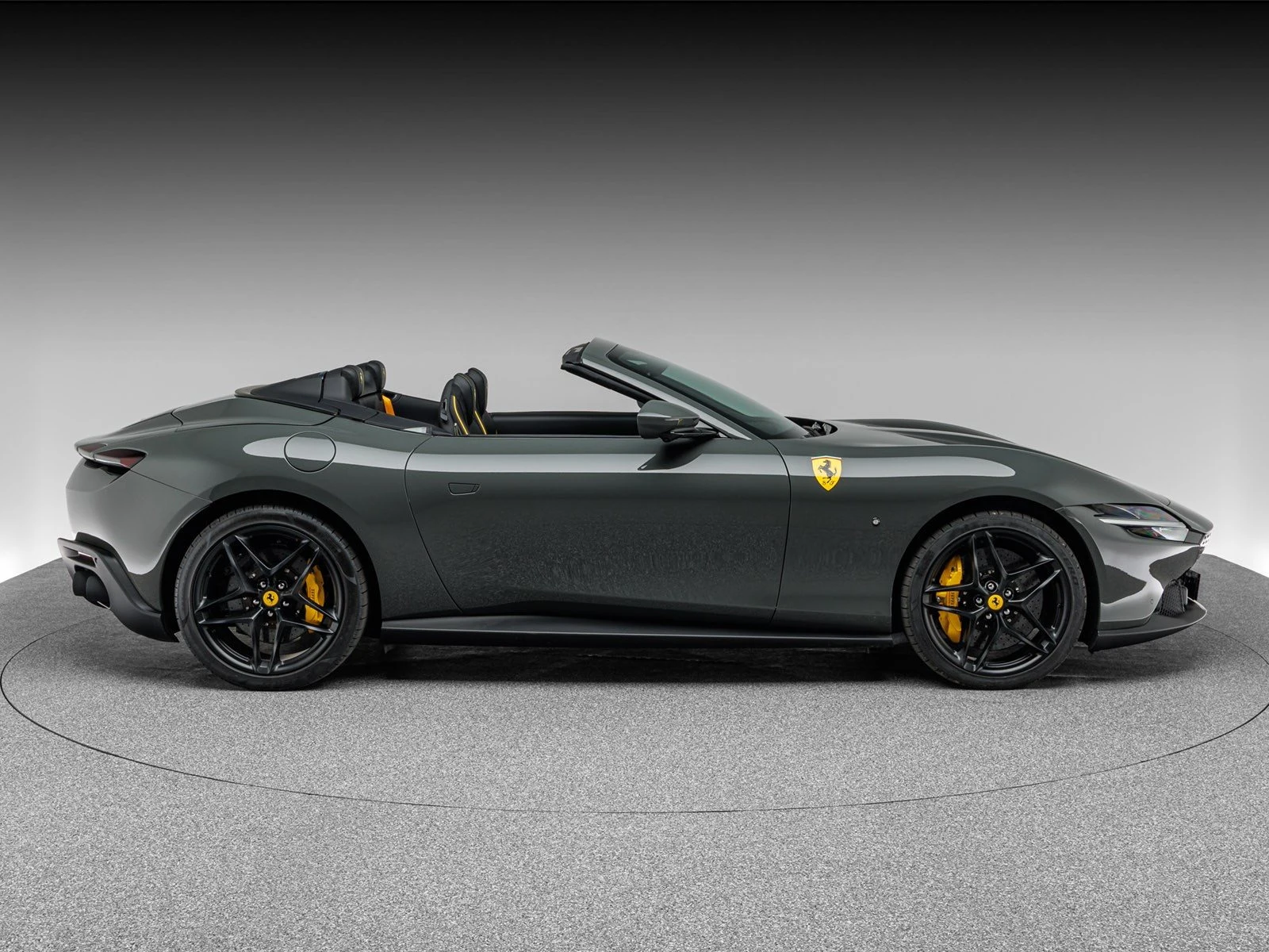 Ferrari Roma Spider, 8/10