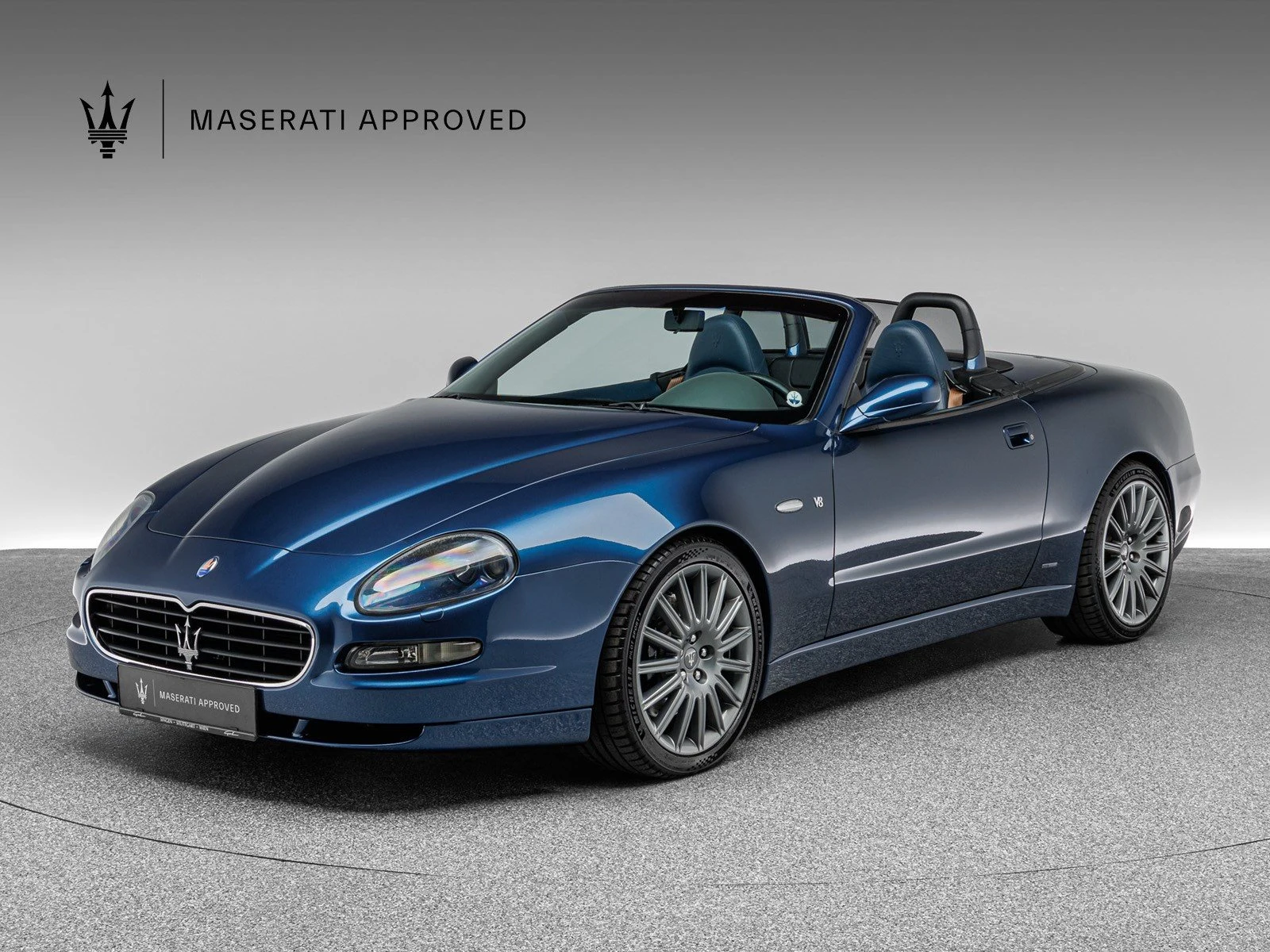 Maserati Spyder Cambiocorsa, full-car front three-quarter view.
