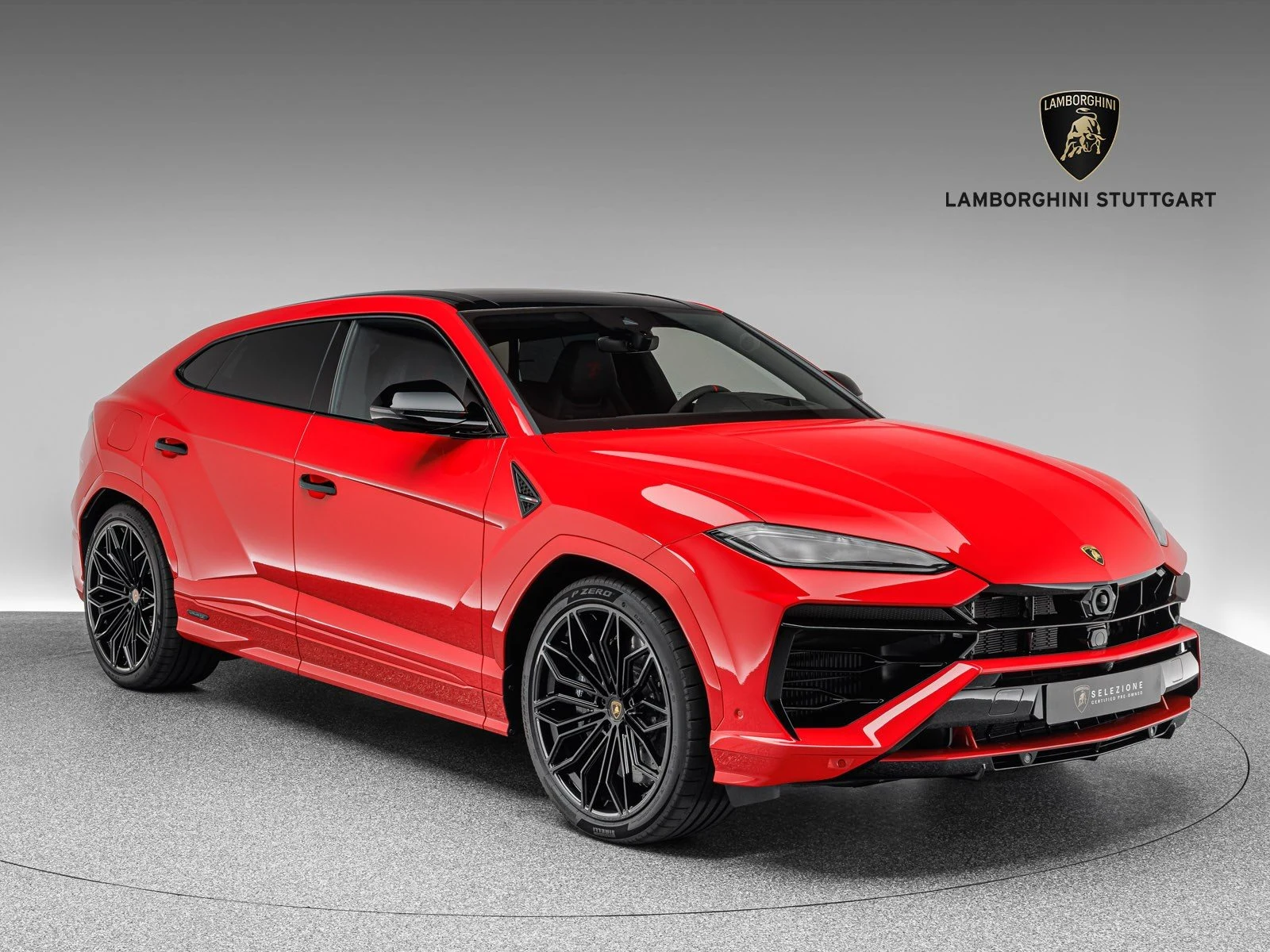 Lamborghini Urus SE, full-car front three-quarter view.