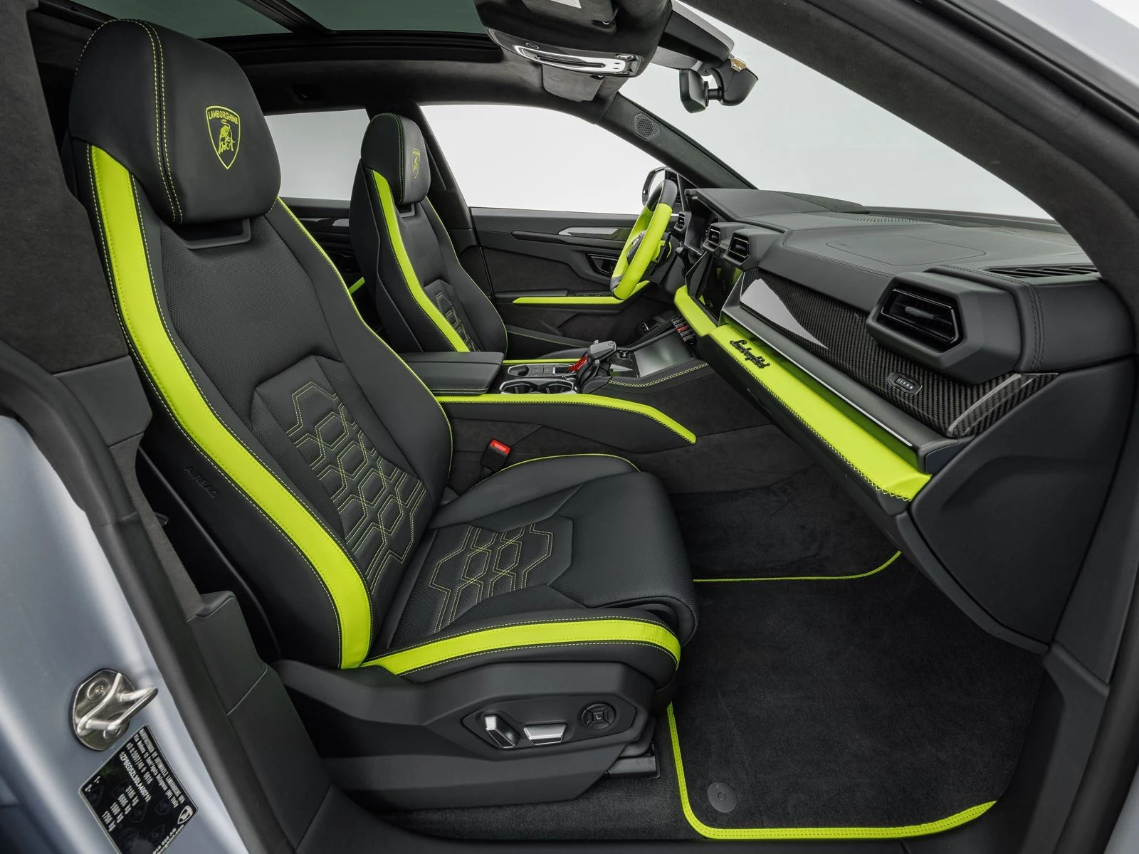 Lamborghini Urus SE, 9/10