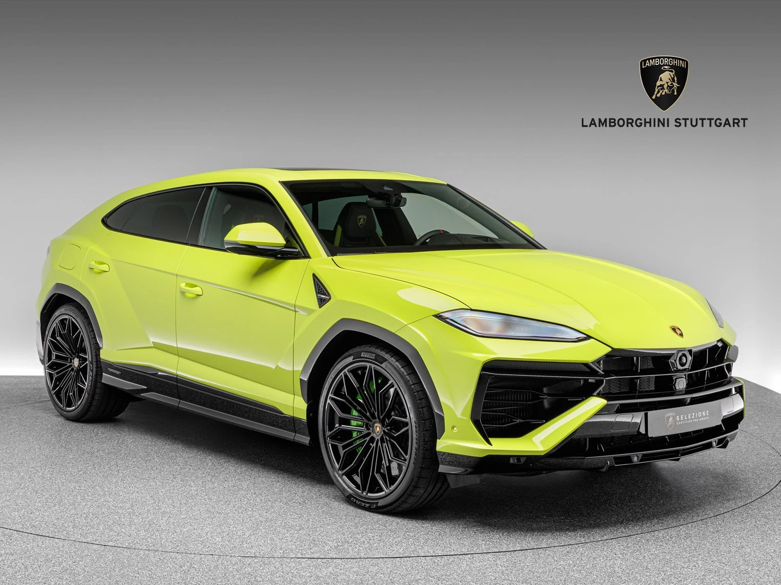 Lamborghini Urus SE, full-car front three-quarter view.