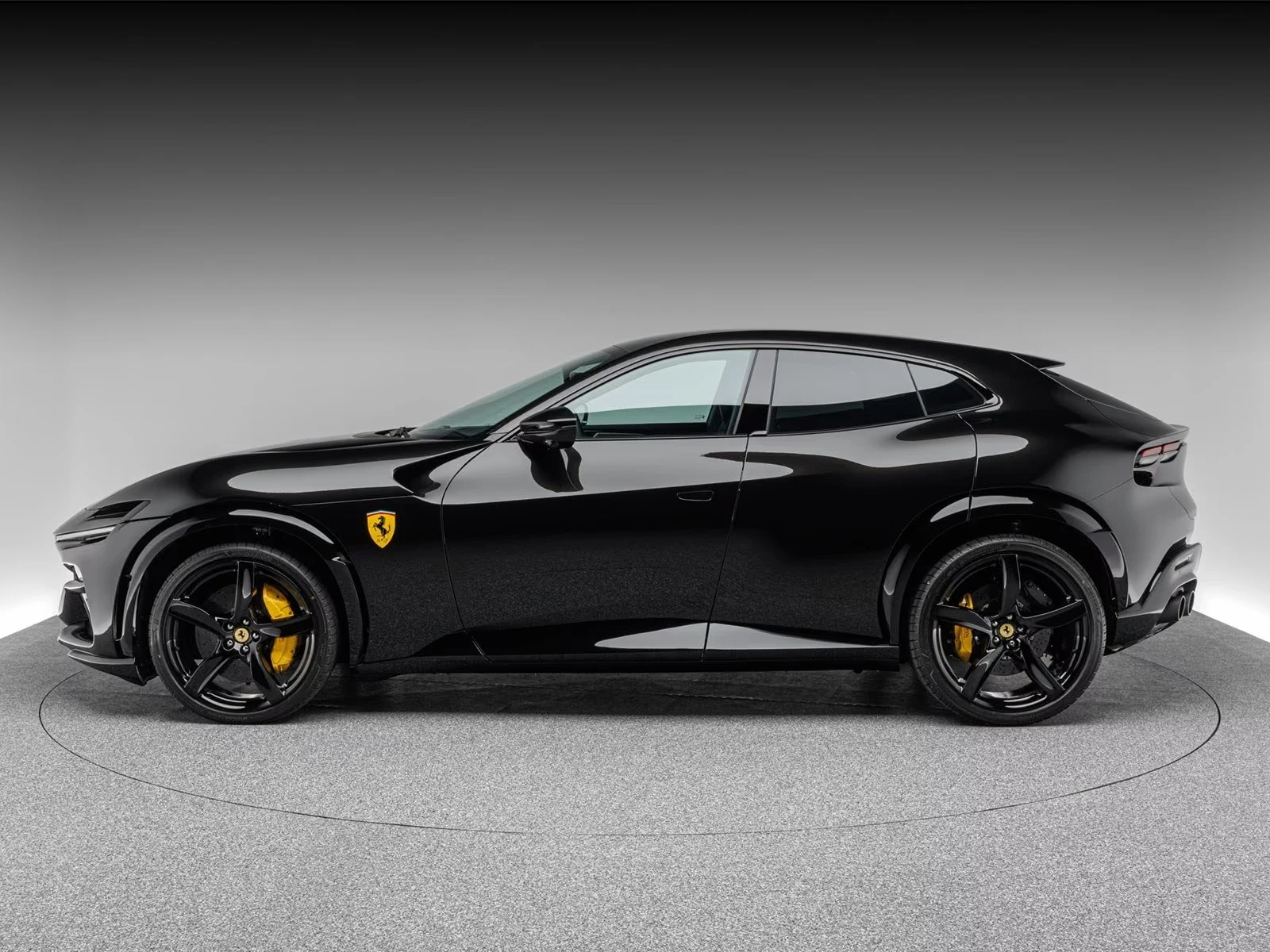 Ferrari Purosangue, 2/10