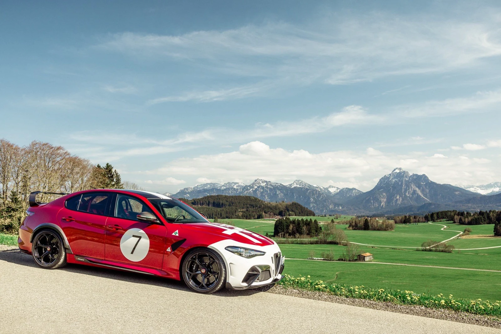 Alfa Romeo Giulia GTAm, full-car front three-quarter view.