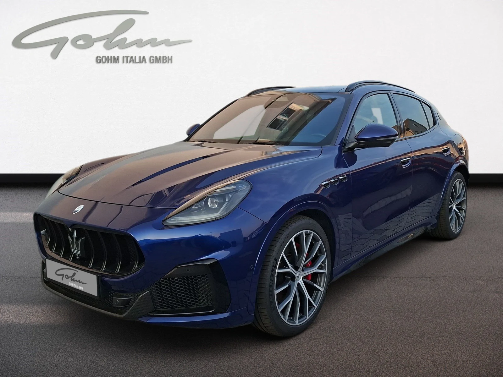 Maserati Grecale Trofeo, full-car front three-quarter view.