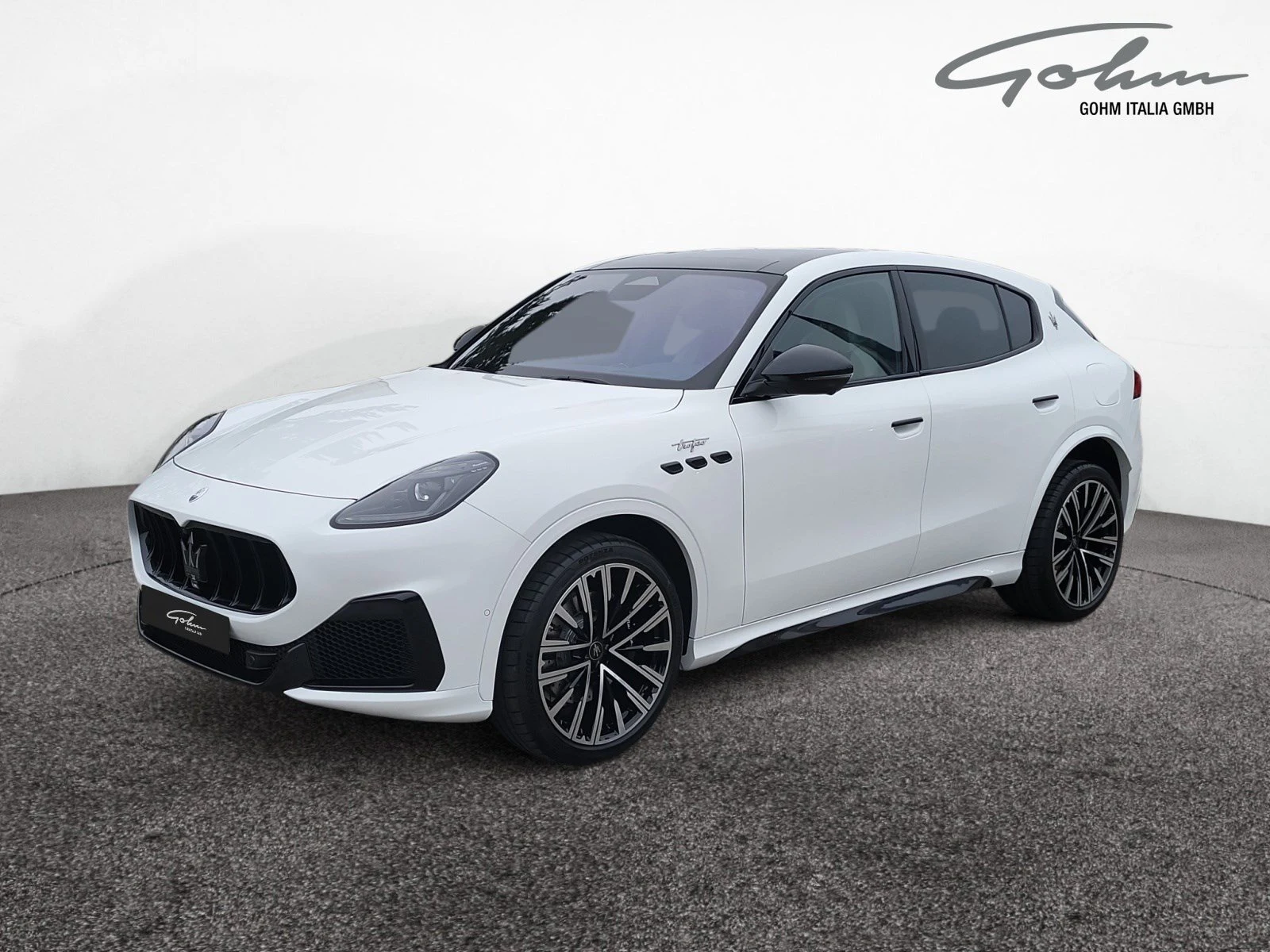 Maserati Grecale Trofeo, full-car front three-quarter view.