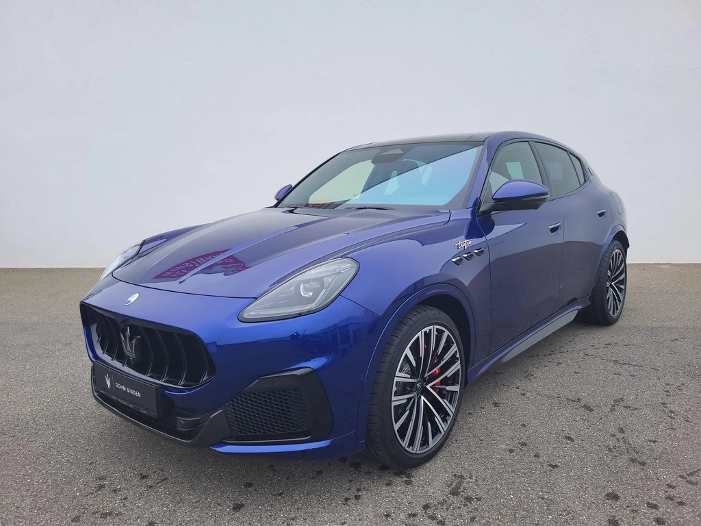 Maserati Grecale Trofeo, full-car front three-quarter view.