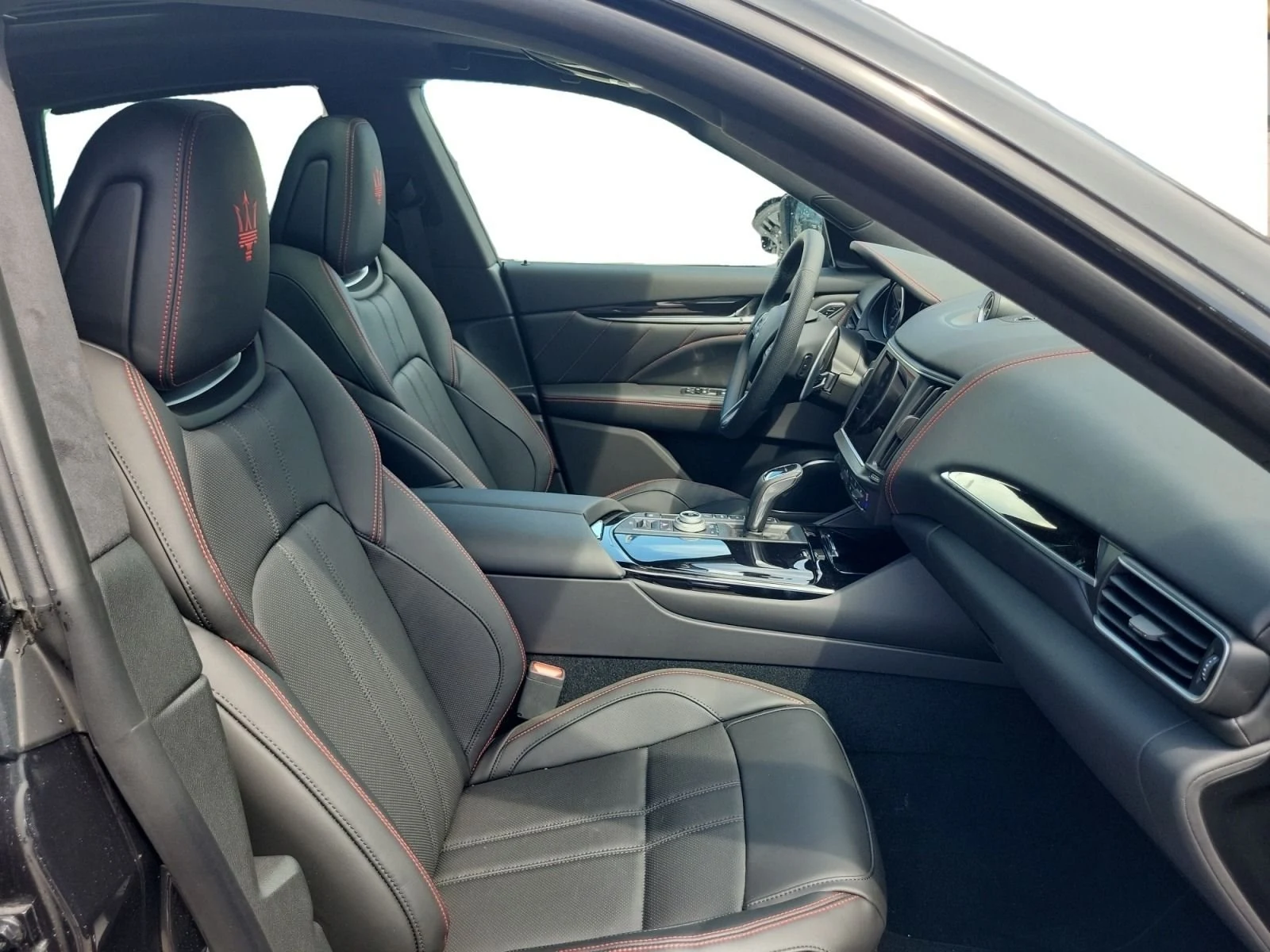 Maserati Levante Modena Ultima, 6/10