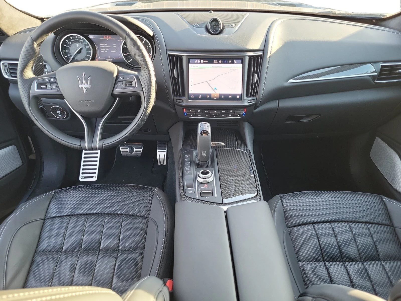 Maserati Levante Trofeo, 5/10