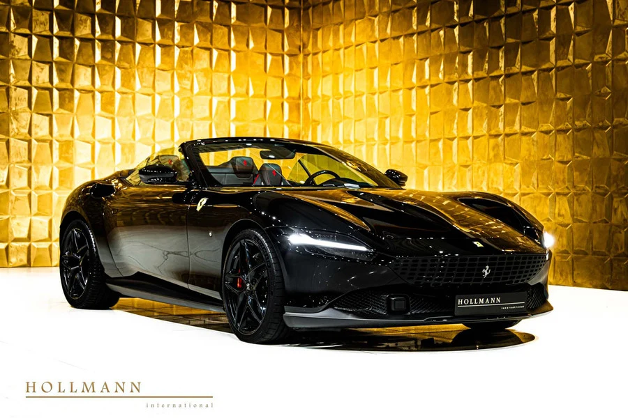 Ferrari Roma Spider, front three-quarter view.