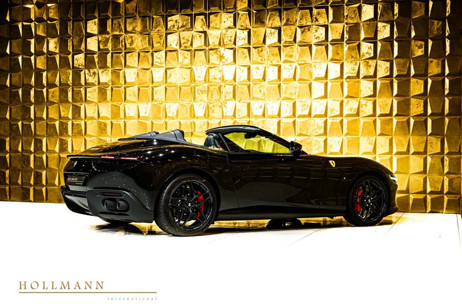 Ferrari Roma Spider, 7/10