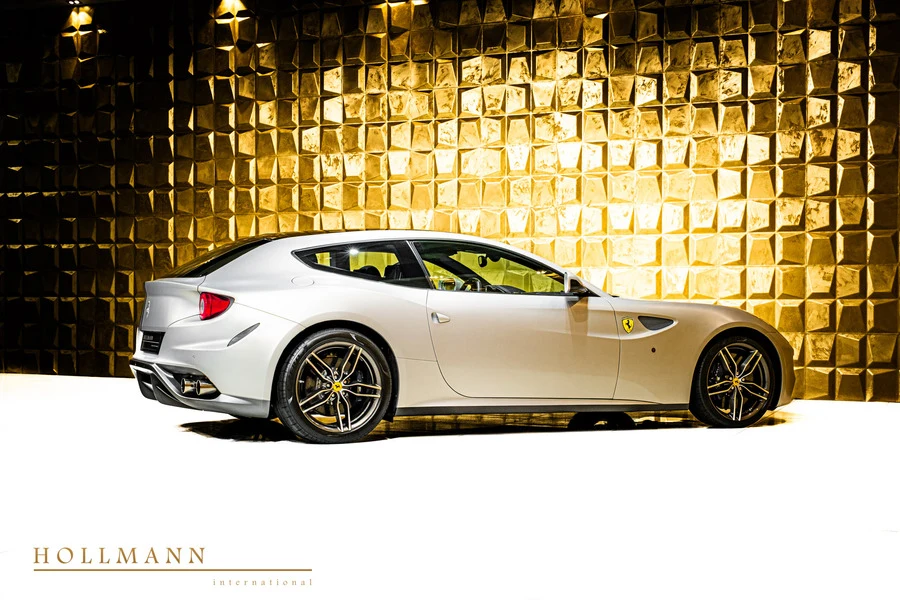 Ferrari FF, 3/10