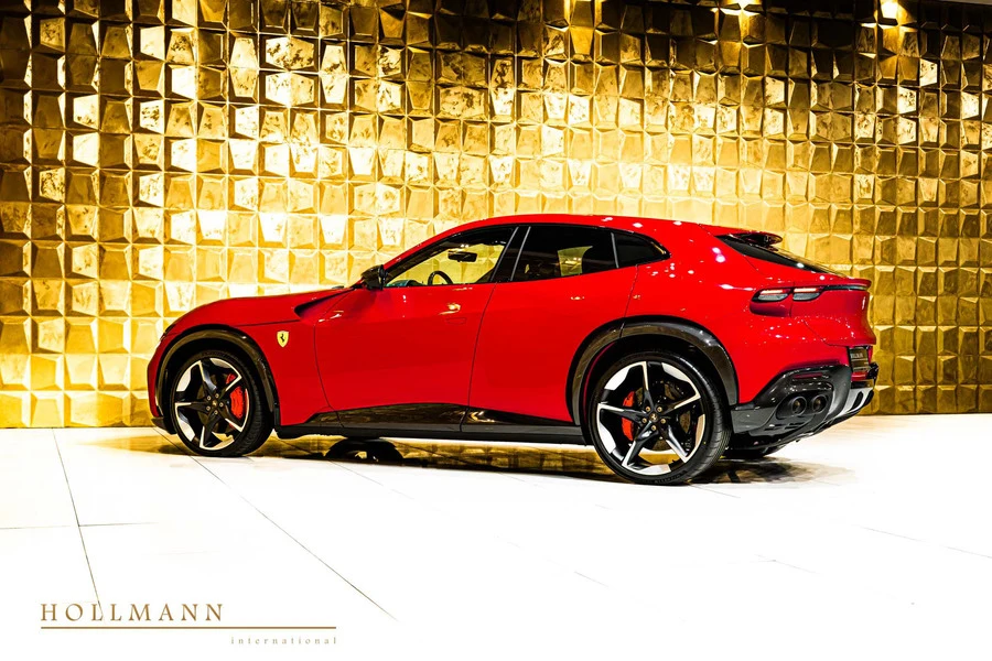 Ferrari Purosangue, 6/10