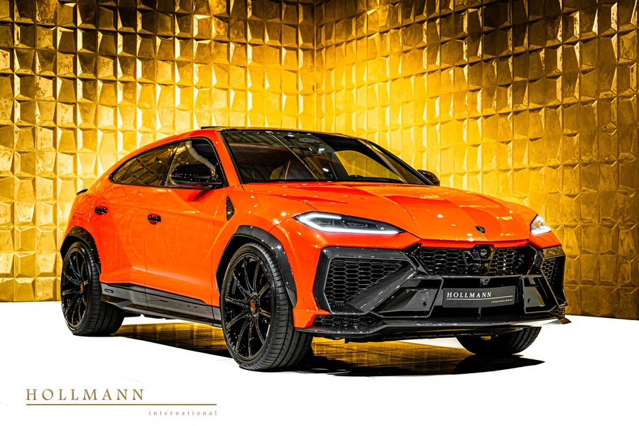 Lamborghini Urus SE BRABUS 900, front three-quarter view.
