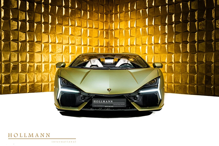 Lamborghini Revuelto, 2/10