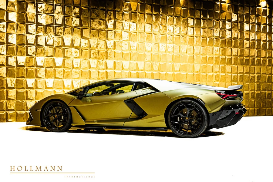 Lamborghini Revuelto, 4/10