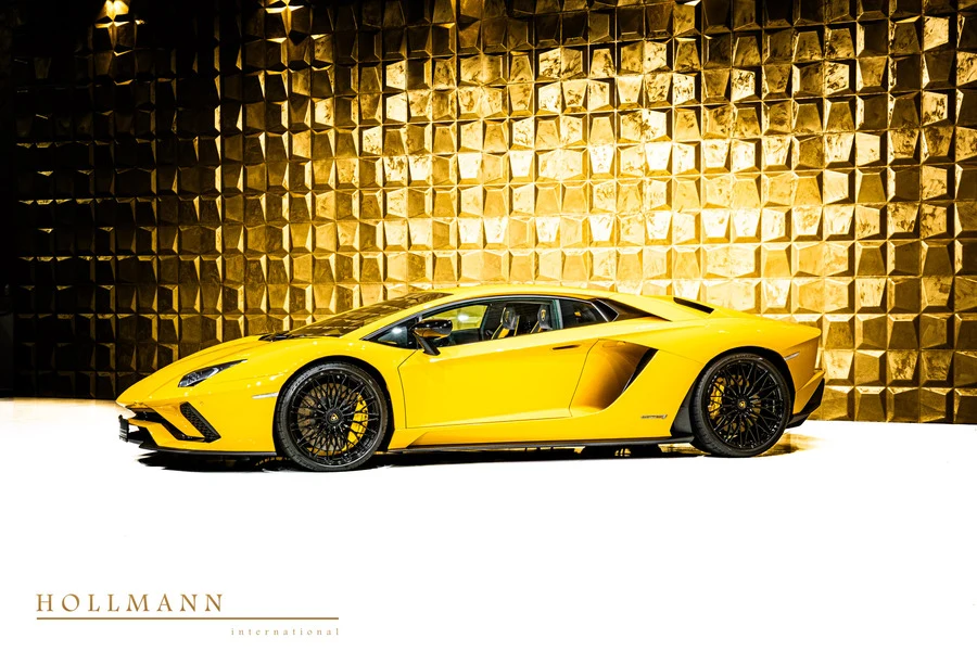 Lamborghini Aventador S, 6/10