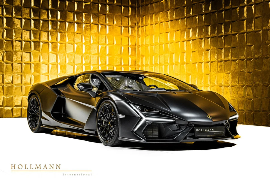 Lamborghini Revuelto, front three-quarter view.